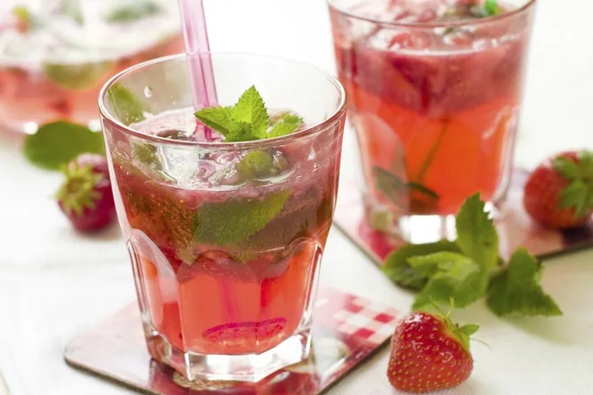 CÁCH PHA STRAWBERRY MOJITO DÂU TÂY DỄ TẠI NHÀ