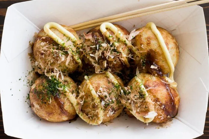 10 địa điểm bán Takoyaki ngon, rẻ cực kì hấp dẫn