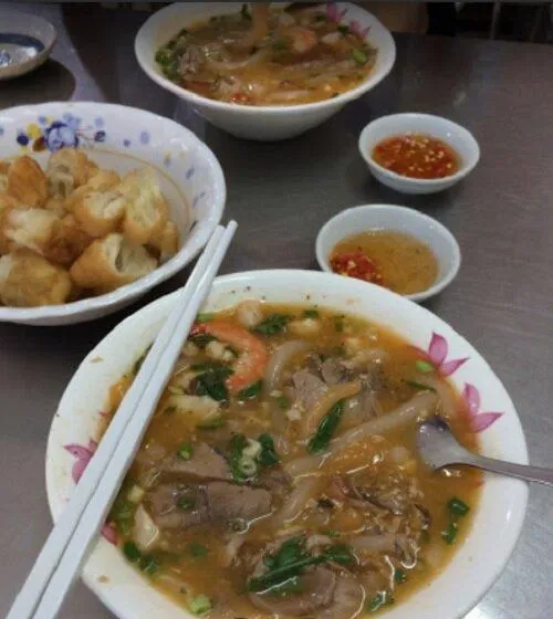 10 quán bánh canh cua ngon ở Sài Gòn