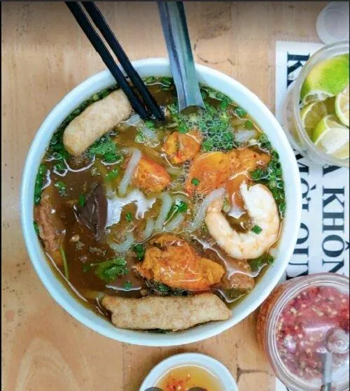 10 quán bánh canh cua ngon ở Sài Gòn