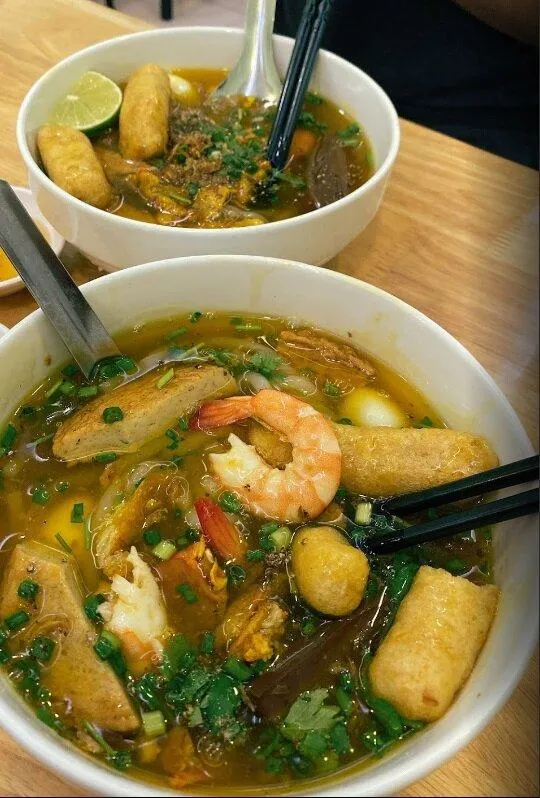 10 quán bánh canh cua ngon ở Sài Gòn