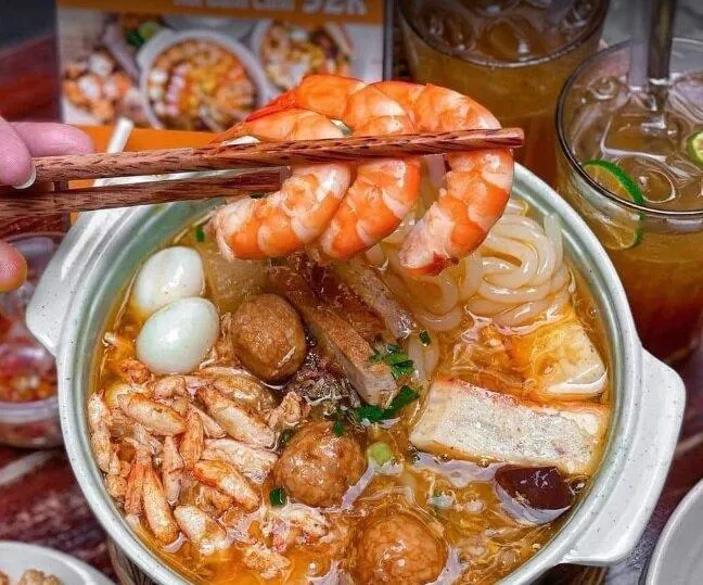 10 quán bánh canh cua ngon ở Sài Gòn