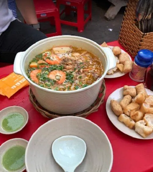 10 quán bánh canh cua ngon ở Sài Gòn