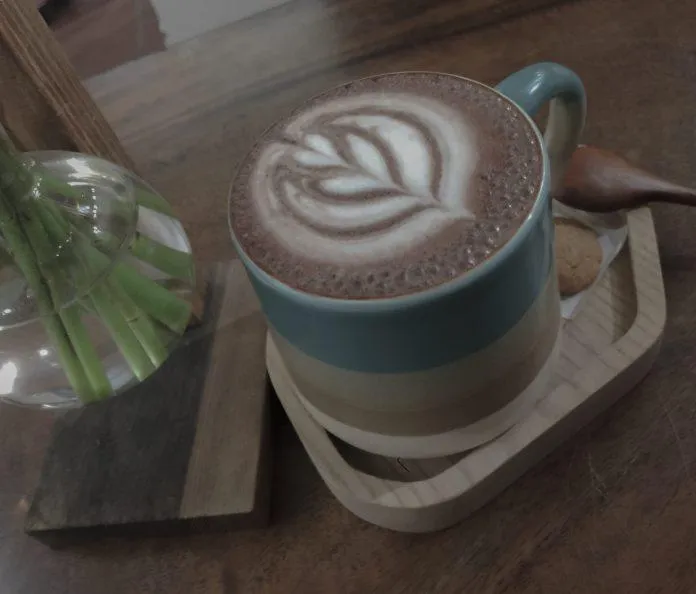 A&A Library&Coffee – Quán cà phê “siêu chill” giữa phố Chùa Láng