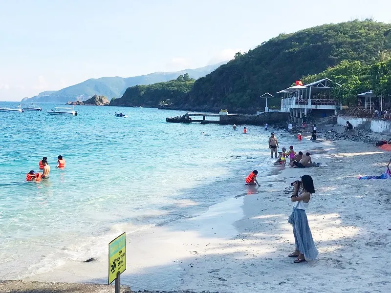 Bãi Tranh Nha Trang – Điểm nghỉ dưỡng hàng đầu tại Nha Trang