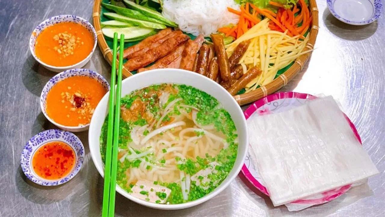 Bánh canh hẹ Phú Yên – Món ăn hấp dẫn nhất định phải thử