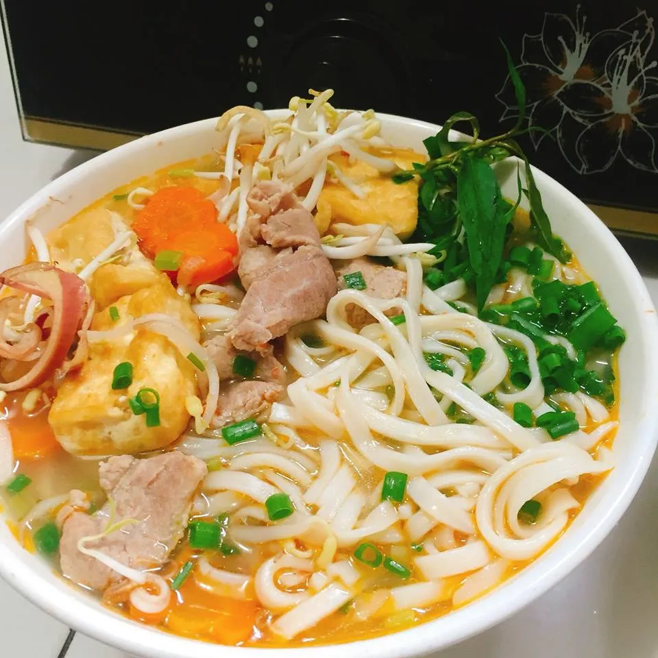 Bánh canh khô Huế – Giới thiệu cách làm và các quán ăn ngon 