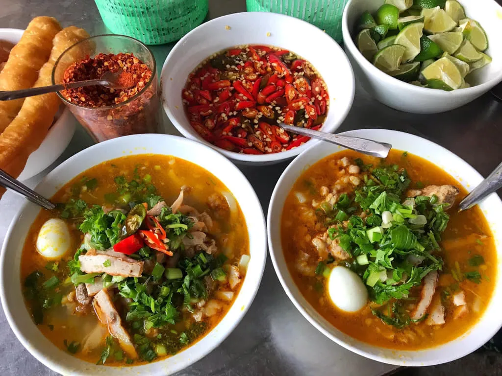 Bánh canh khô Huế – Giới thiệu cách làm và các quán ăn ngon 