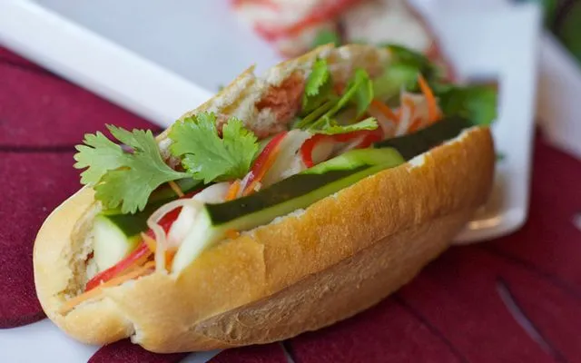 Bánh mì Nha Trang – Xứng danh ẩm thực đường phố 