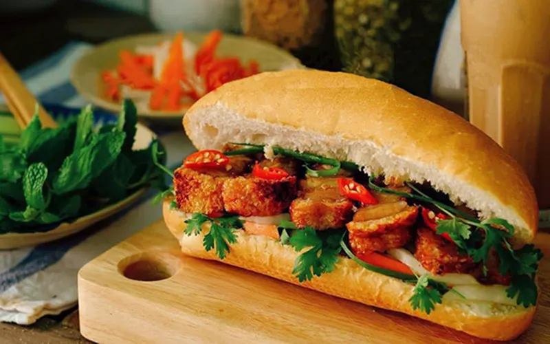 Bánh mì Nha Trang – Xứng danh ẩm thực đường phố 