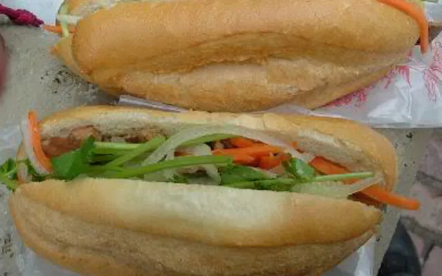 Bánh mì Nha Trang – Xứng danh ẩm thực đường phố 