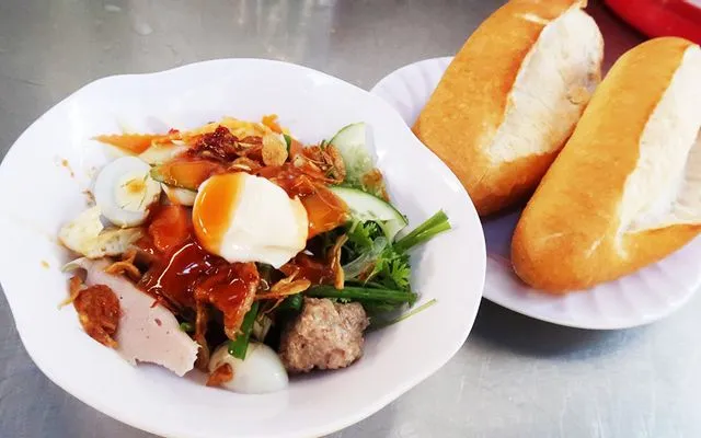 Bánh mì Nha Trang – Xứng danh ẩm thực đường phố 