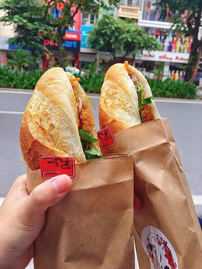 Bánh mì Phúc: Tiệm bánh mì hạnh phúc ở Hà Nội, nhất định phải ghé qua!