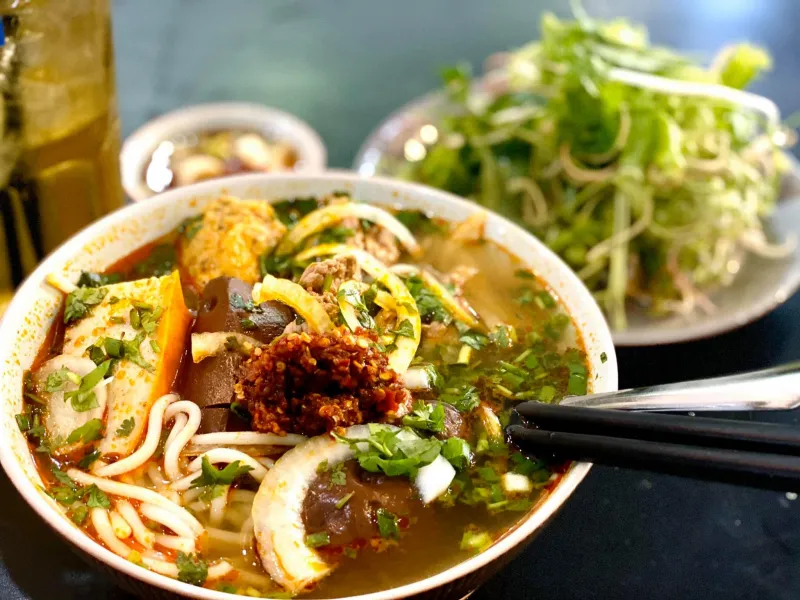 Bún bò Sài Gòn – Sự hòa nhập của ẩm thực xứ Huế