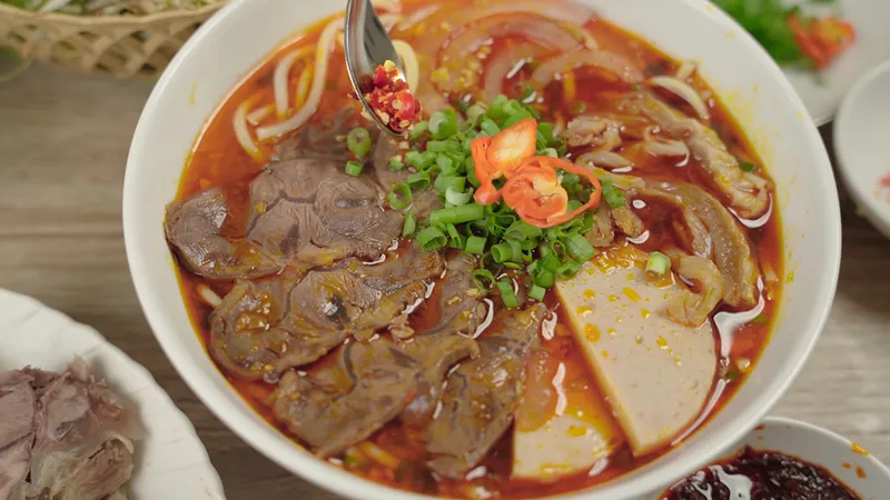 Bún bò Sài Gòn – Sự hòa nhập của ẩm thực xứ Huế