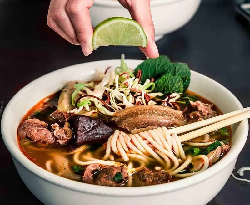 Bún bò Sài Gòn – Sự hòa nhập của ẩm thực xứ Huế