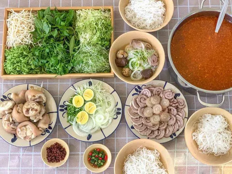 Bún bò Sài Gòn – Sự hòa nhập của ẩm thực xứ Huế