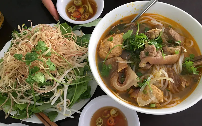 Bún bò Sài Gòn – Sự hòa nhập của ẩm thực xứ Huế