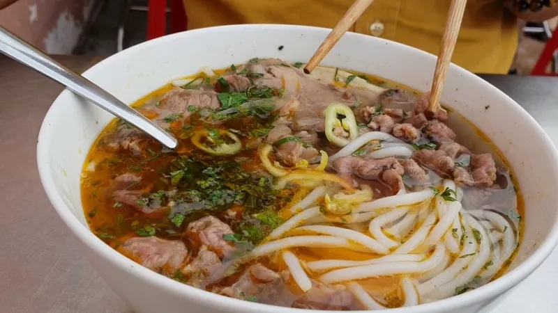 Bún bò Sài Gòn – Sự hòa nhập của ẩm thực xứ Huế