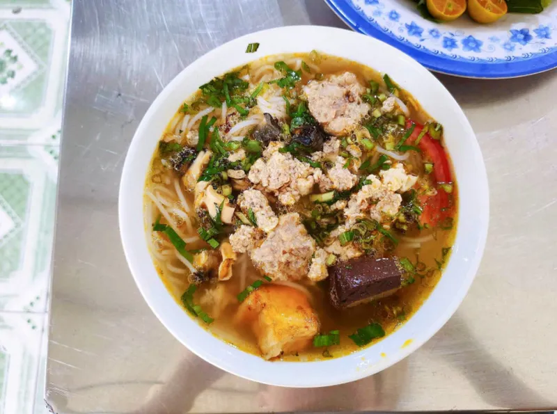 Bún riêu cua Đà Nẵng – Top 13 quán nổi tiếng xứ Đà Thành 