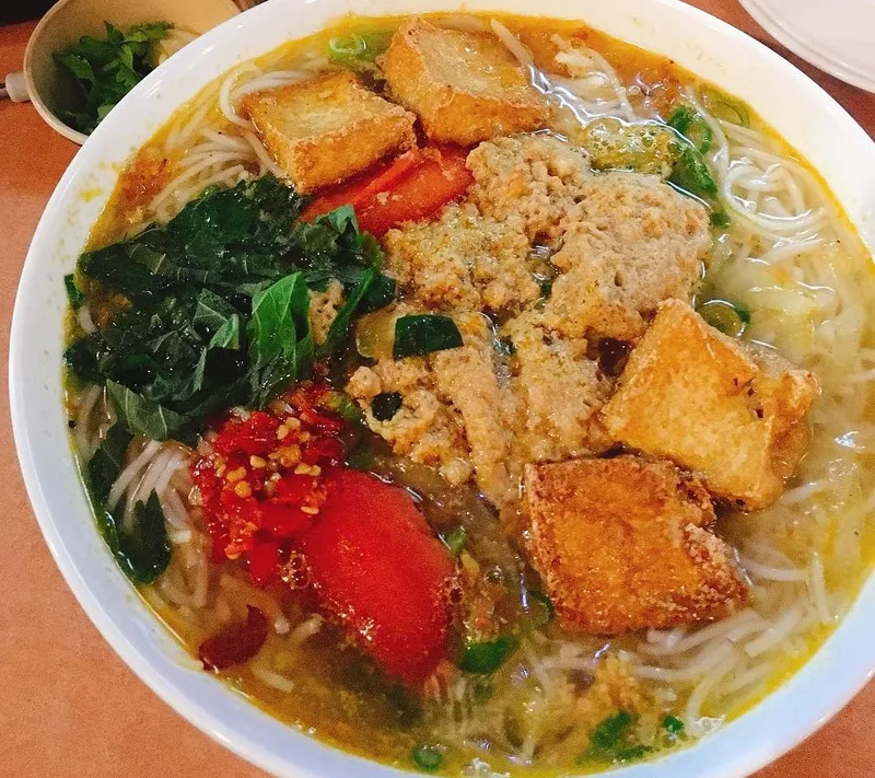 Bún riêu cua Đà Nẵng – Top 13 quán nổi tiếng xứ Đà Thành 