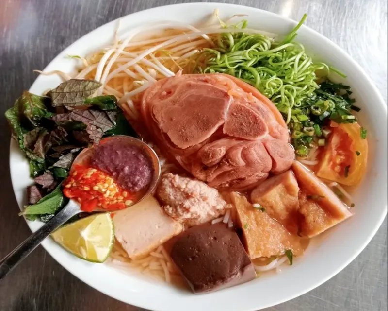 Bún riêu cua Đà Nẵng – Top 13 quán nổi tiếng xứ Đà Thành 