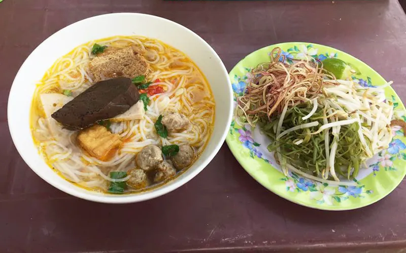 Bún riêu cua Đà Nẵng – Top 13 quán nổi tiếng xứ Đà Thành 