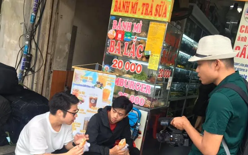 Top tiệm bánh mì Sài Gòn ngon “nuốt lưỡi" không thể bỏ qua