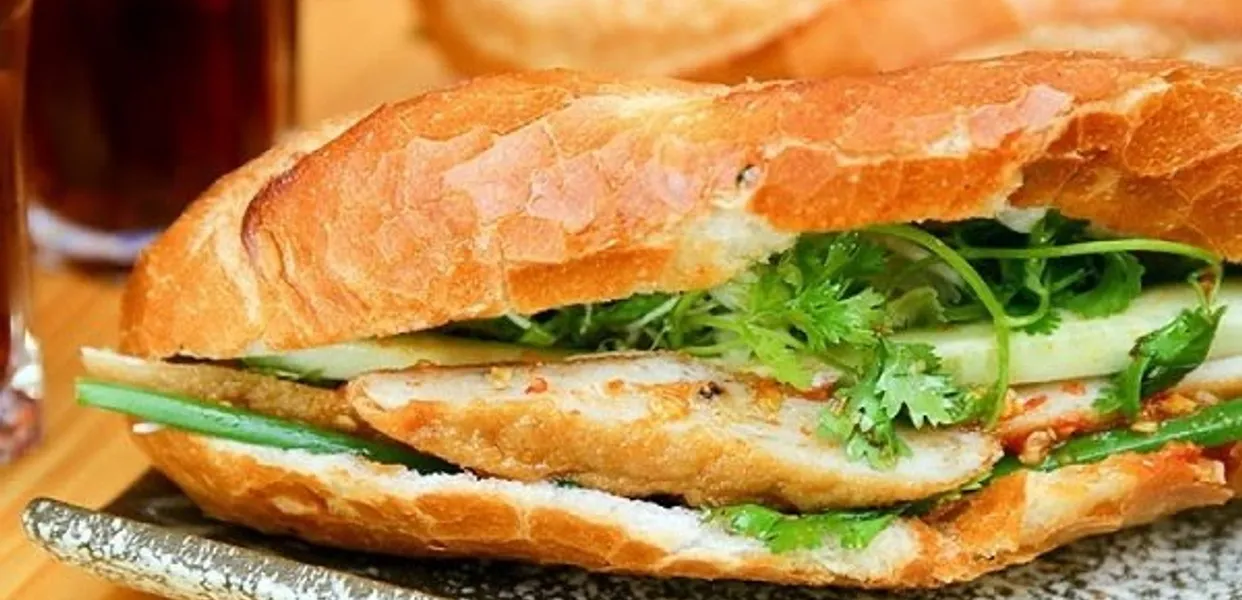 Top tiệm bánh mì Sài Gòn ngon “nuốt lưỡi" không thể bỏ qua