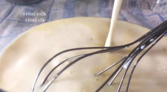 Cách làm bánh Crepe socola ngàn lớp cuộn kem cực hấp dẫn