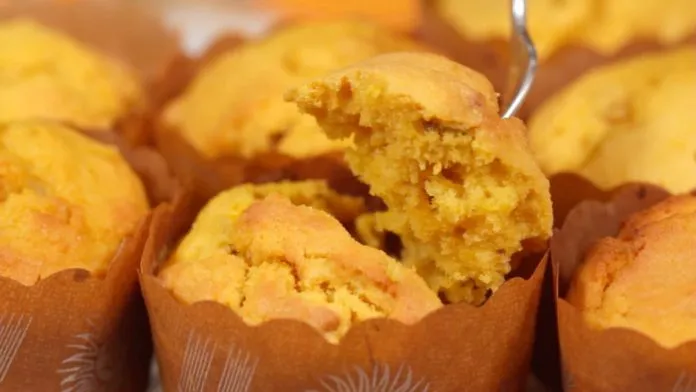 Cách làm bánh muffin bí đỏ ngon ngọt, bổ dưỡng