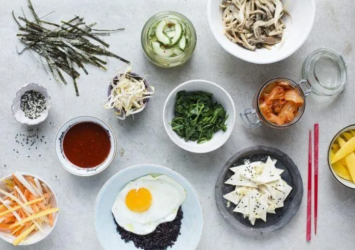 Cách làm cơm trộn Bibimbap Hàn Quốc hấp dẫn, thơm ngon