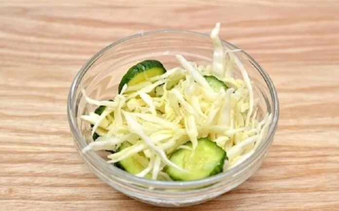 Cách làm salad rau củ chua thanh mát, giòn sật giải ngán cho ngày Tết