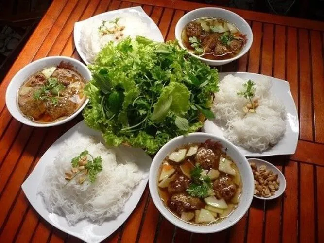 Cẩm nang food tour Hải Phòng với 15 quán ngon bạn không thể bỏ lỡ!