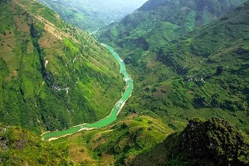 Cao nguyên đá Đồng Văn – “Thiên đường xám” tại Hà Giang