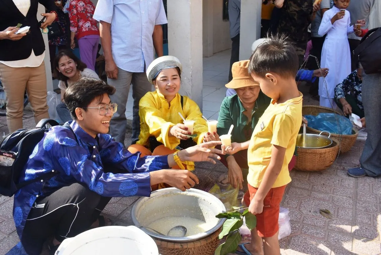 Chợ Lá Tây Ninh – Điểm du lịch ấn tượng vùng đất Thánh