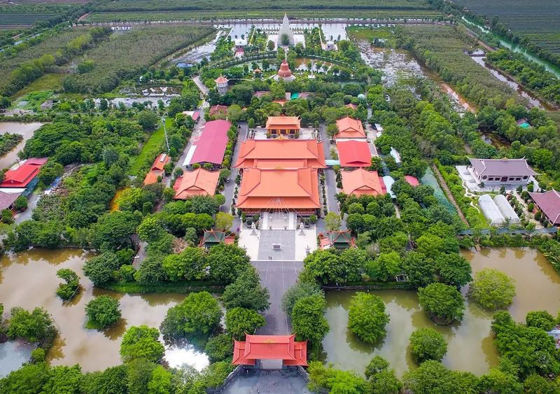 Chùa Cái Bầu – Địa điểm du lịch tâm linh nổi tiếng ở Quảng Ninh