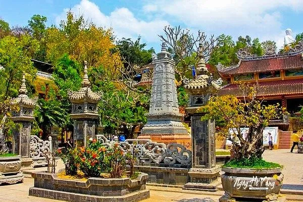 Chùa Long Sơn Nha Trang – ngôi chùa linh thiêng bậc nhất Đông Nam Á