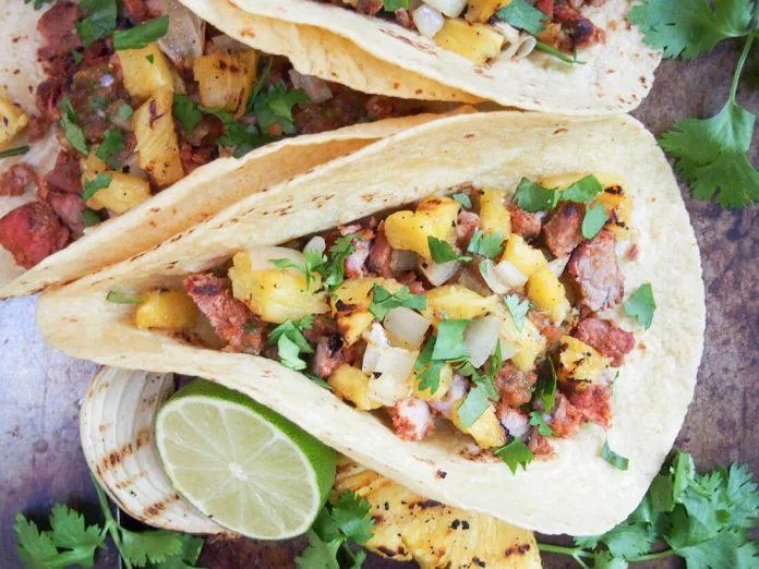 Cùng nhau chia sẻ cách làm món bánh sandwich tacos của Mexico