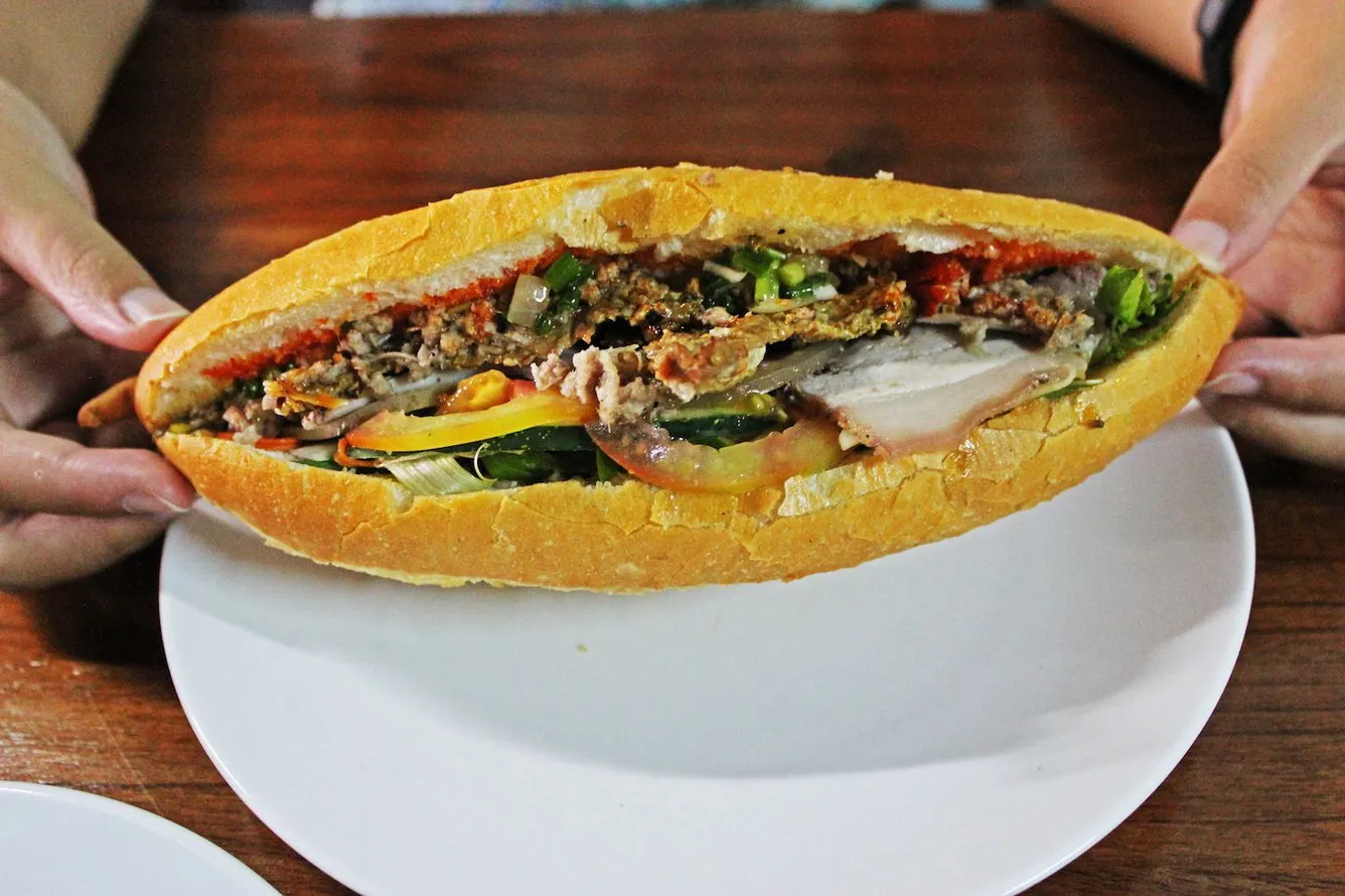 Điểm mặt top 12 quán bánh mì Hội An ngon nức tiếng