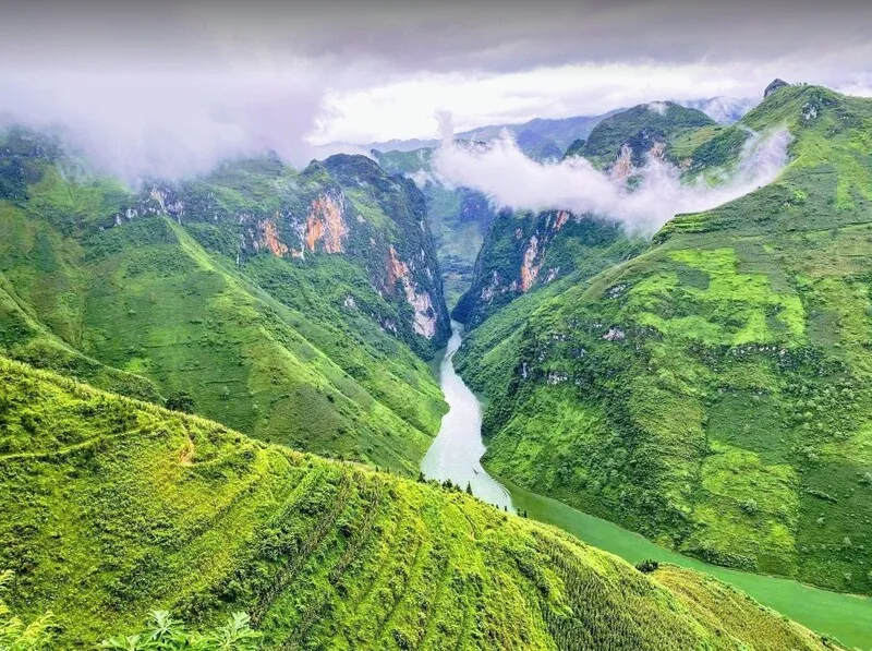 Hà Giang Tháng 4 – Khám Phá Sắc Xanh Trên Cao Nguyên Đá