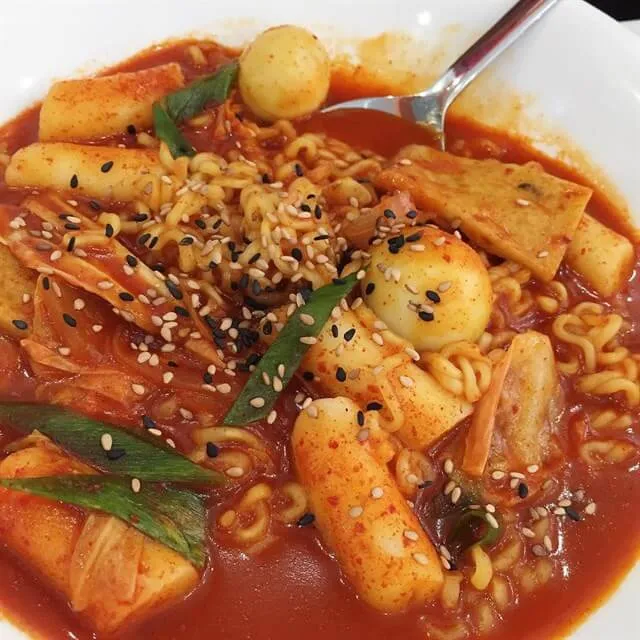 Hanuri – quán ăn Hàn đạt chuẩn… sinh viên