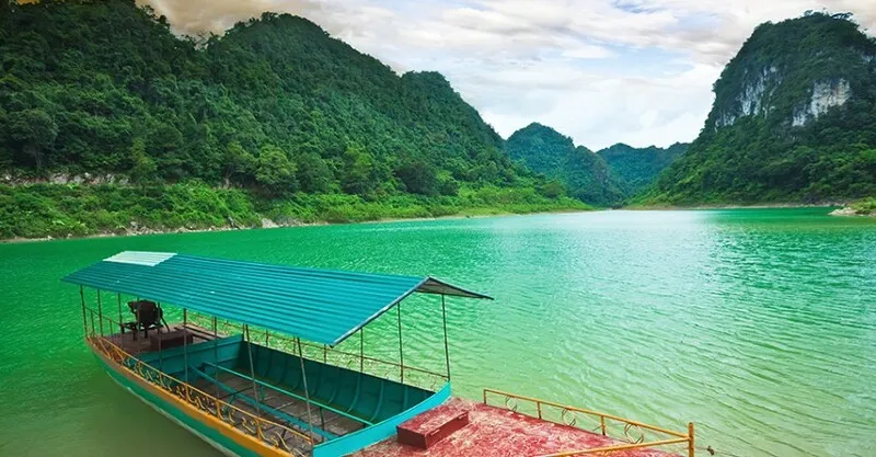 Hồ Thang Hen – Vẻ đẹp tựa chốn thần tiên ở Cao Bằng