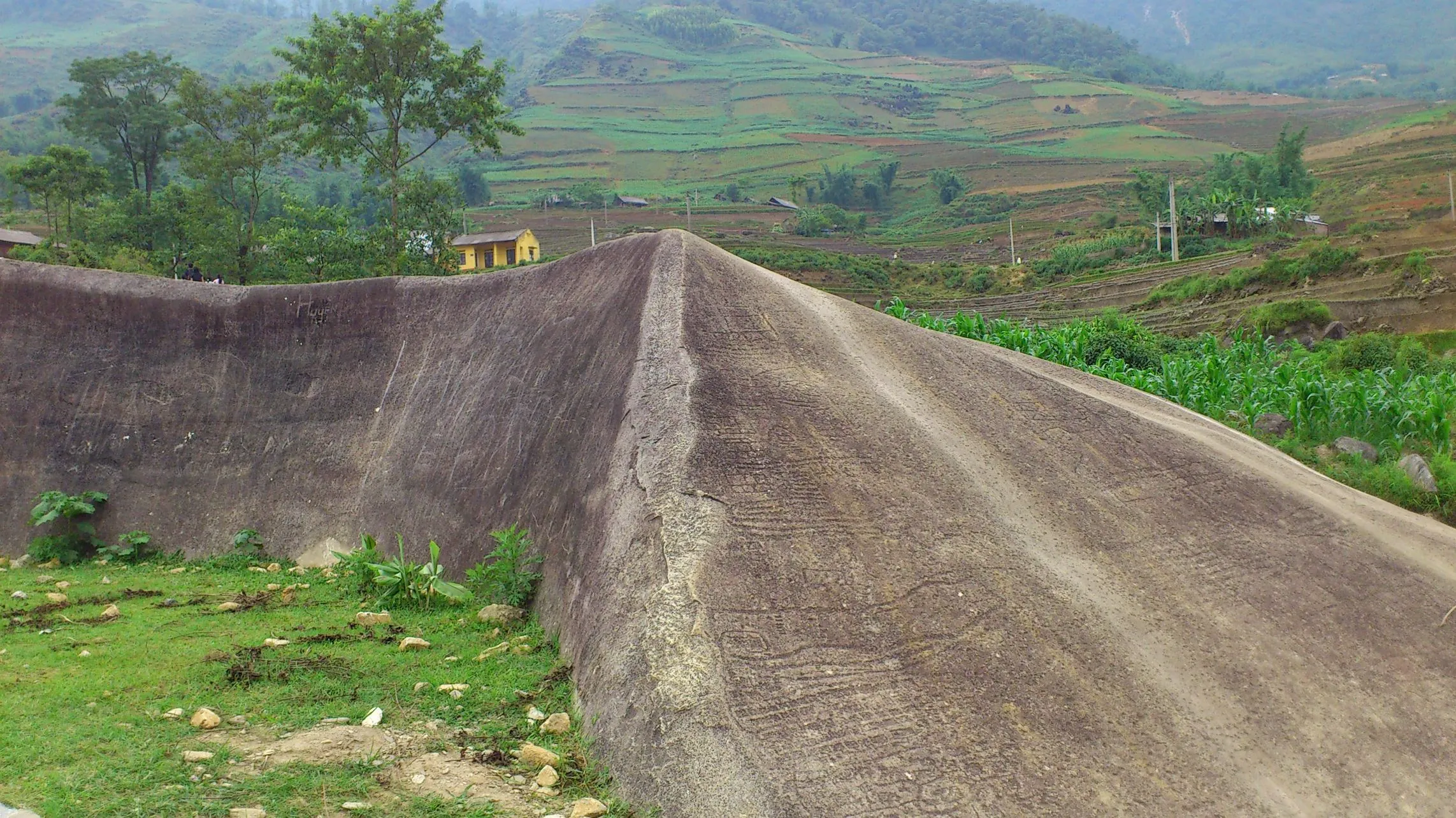 Khám phá bãi đá cổ Sapa – Nét đẹp bí ẩn thị trấn mờ sương