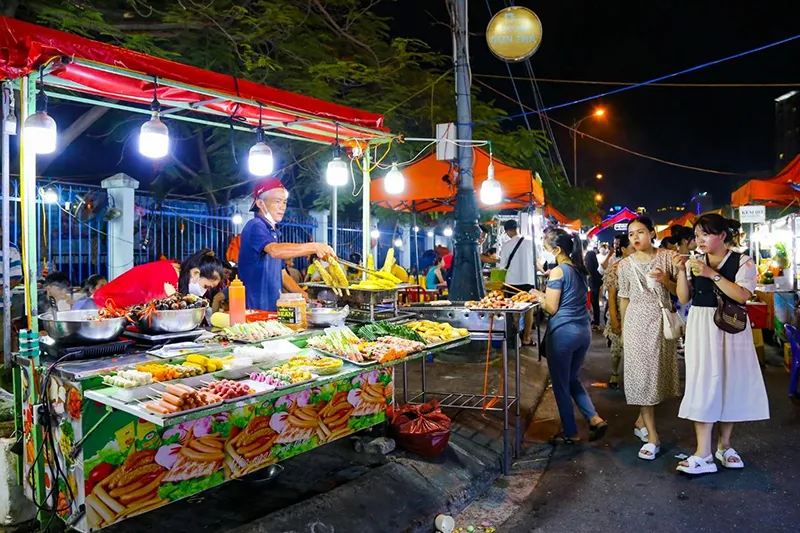 Khám phá chợ đêm Sơn Trà – Thiên đường mua sắm ở Đà Nẵng