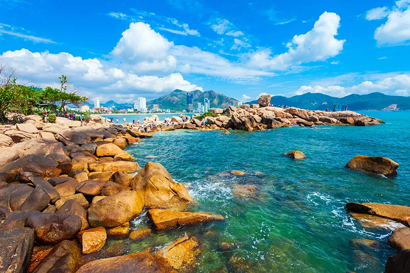 Khám phá review chi tiết từ A – Z: Hòn Chồng Nha Trang