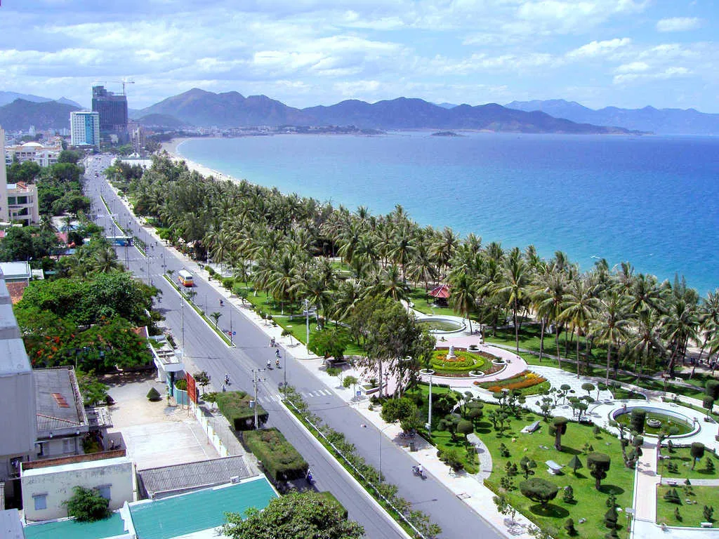 Khám phá review chi tiết từ A – Z: Hòn Chồng Nha Trang