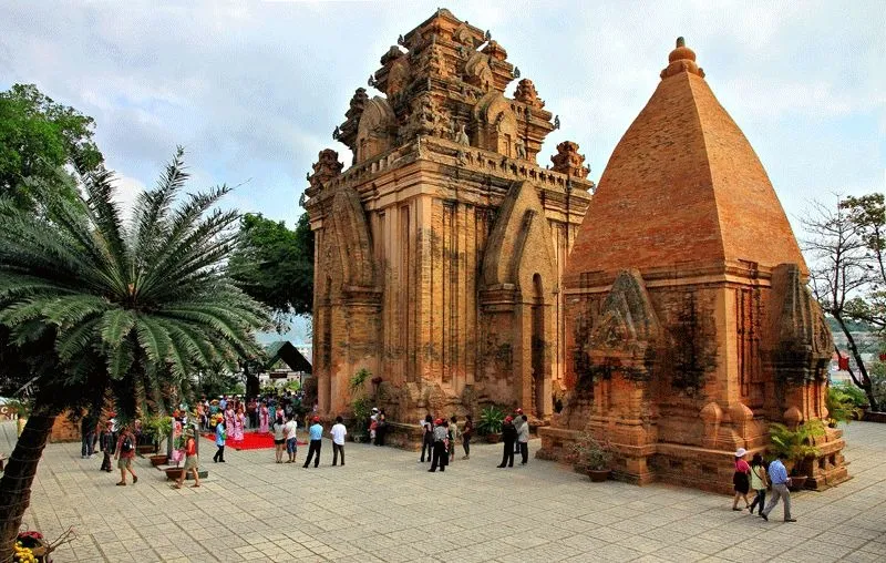 Khám phá Tháp bà Ponagar – Di tích cổ của người Chăm