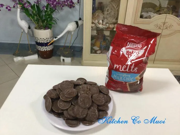 Lạ miệng cùng bánh chocolate trái dừa khô nhân chanh dây chua ngọt hấp dẫn