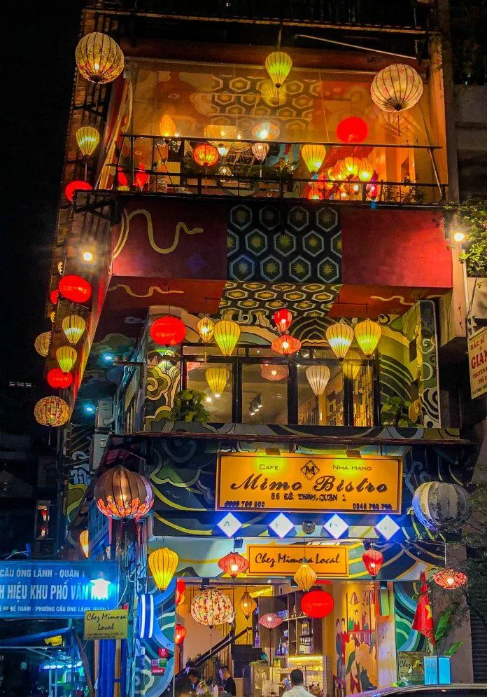 Mimo Bistro: Nhà hàng đèn lồng hoa lệ tại Sài Gòn